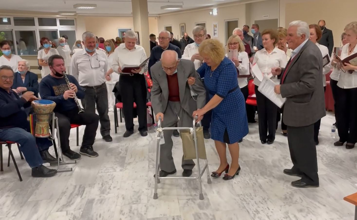 Ηλικιωμένος χορός θρακιώτικα παππούς