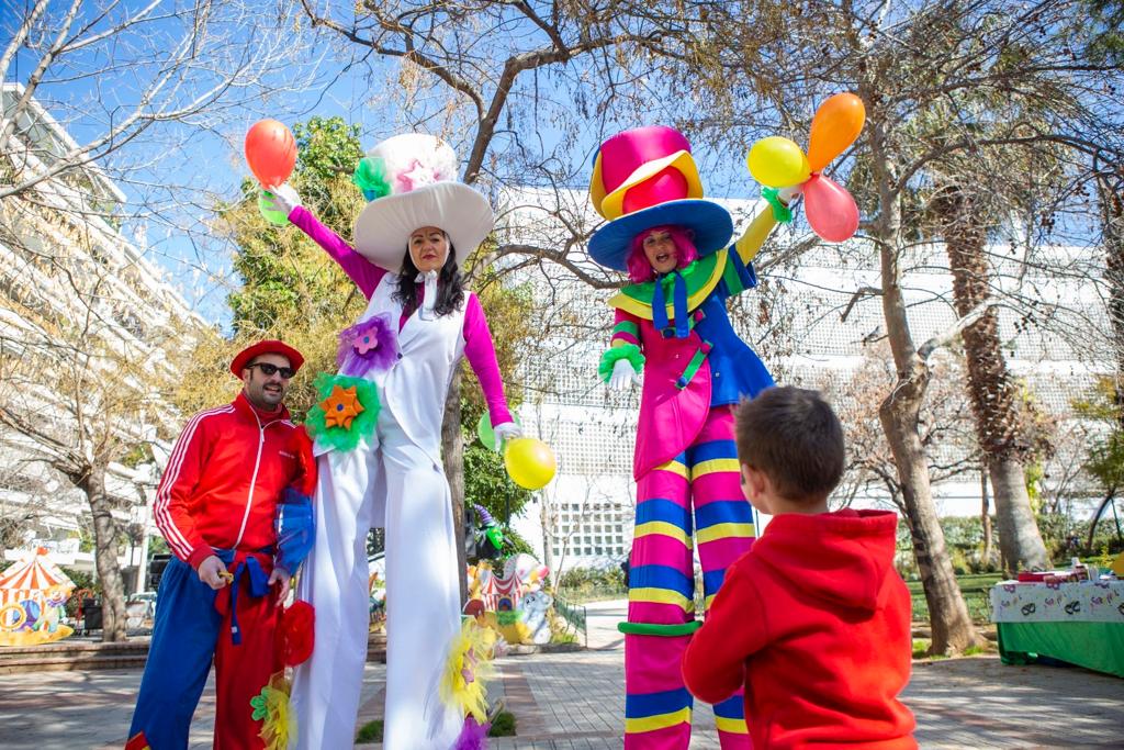 Τι να κάνετε όσοι μείνετε στην Αθήνα για το τριήμερο της Αποκριάς: Πάρτι, συναυλίες, αποκριάτικα δρώμενα, μουσικές στις γειτονιές