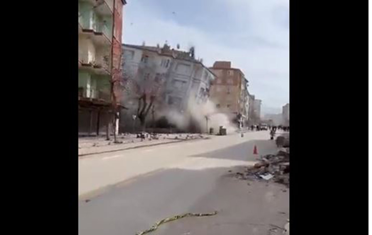 Σεισμός στην Τουρκία: Κατέρρευσαν κτίρια