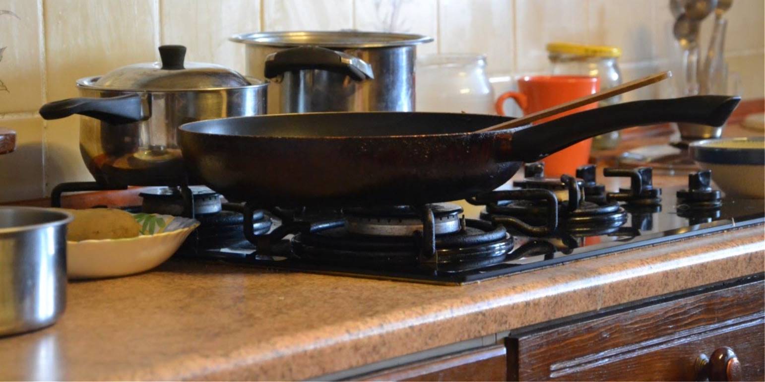 Το κόλπο για να μυρίζει το σπίτι σας υπέροχα μετά το τηγάνισμα