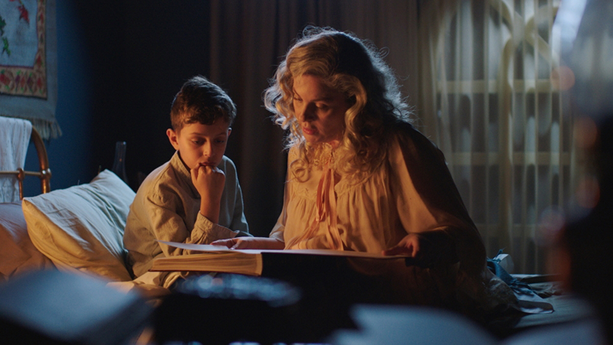 Το βραχιόλι της φωτιάς: Αποθέωση στο Twitter για τη σειρά της ΕΡΤ – «Πόσο αρχοντογυναίκα… »