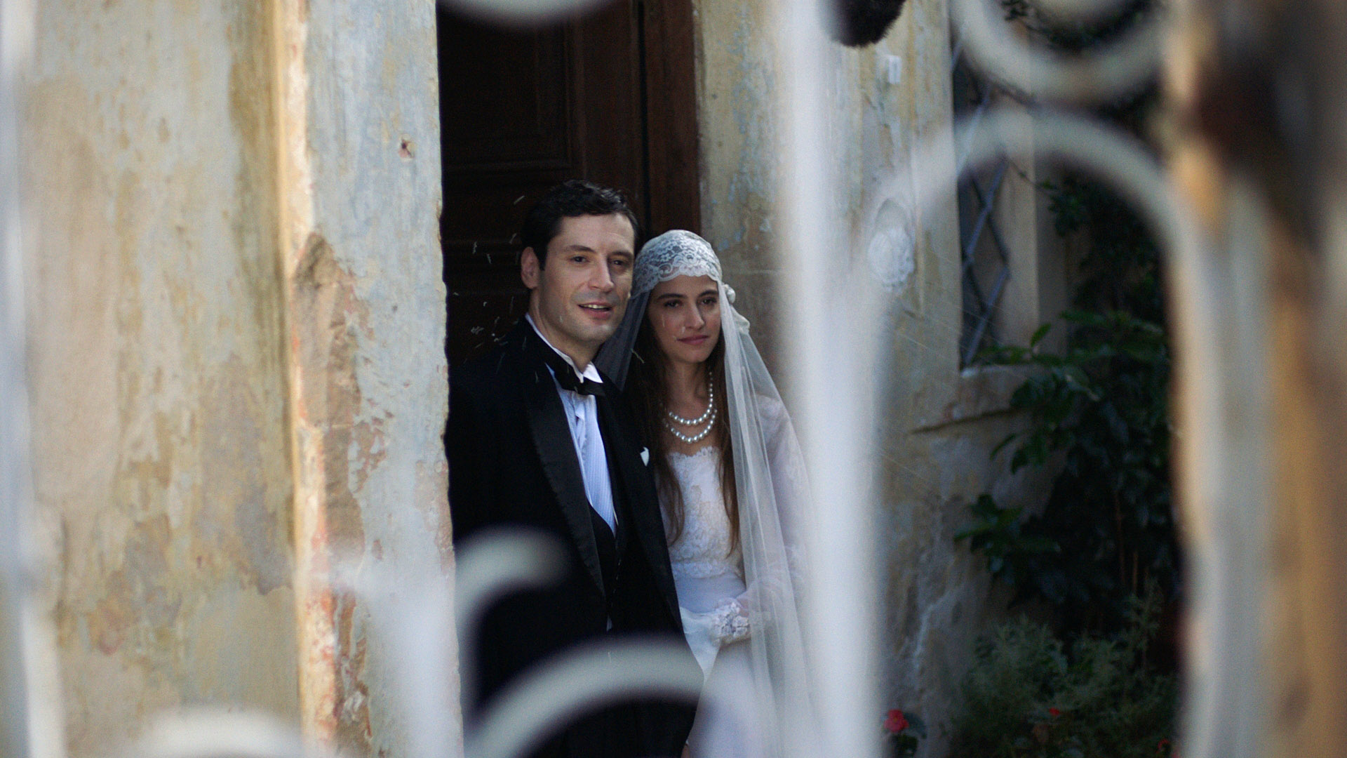 Το βραχιόλι της φωτιάς: Ο απαγορευμένος έρωτας της Ζακλίν κλυδωνίζει την οικογένεια Κοέν