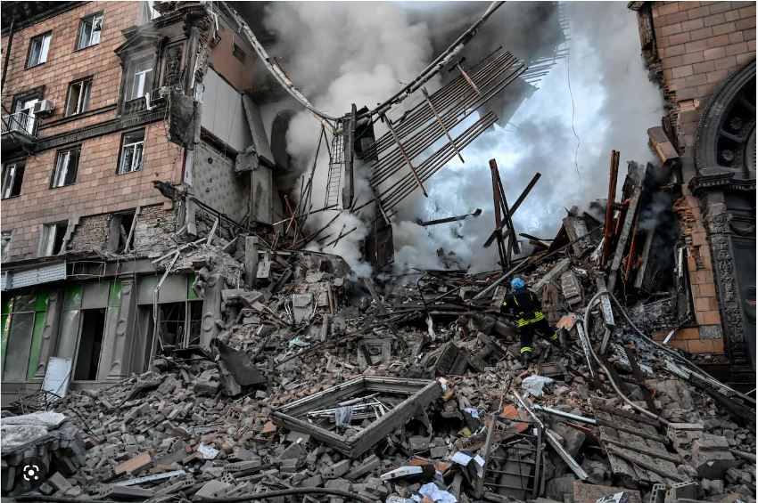 Ουκρανία: Σαρωτικοί βομβαρδισμοί στην Ζαπορίζια – Με κάθε μέσο χτυπούν οι Ρώσοι την χώρα