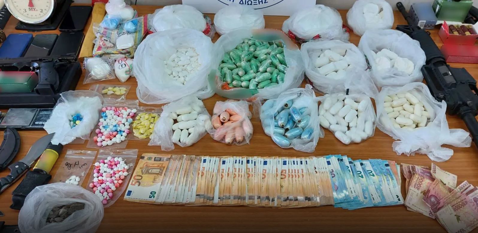 Ζωγράφου - οπλα και ναρκωτικά