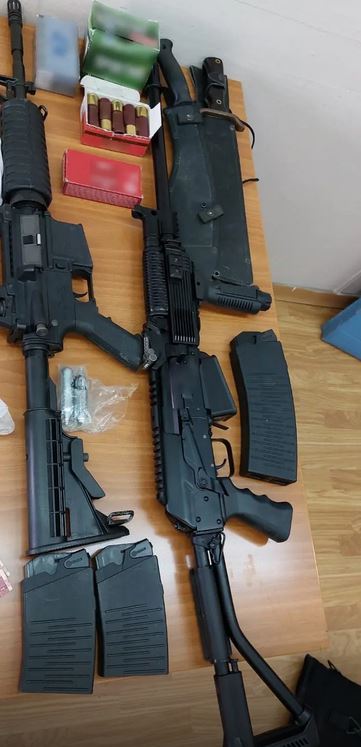 Ζωγράφου - οπλα και ναρκωτικά