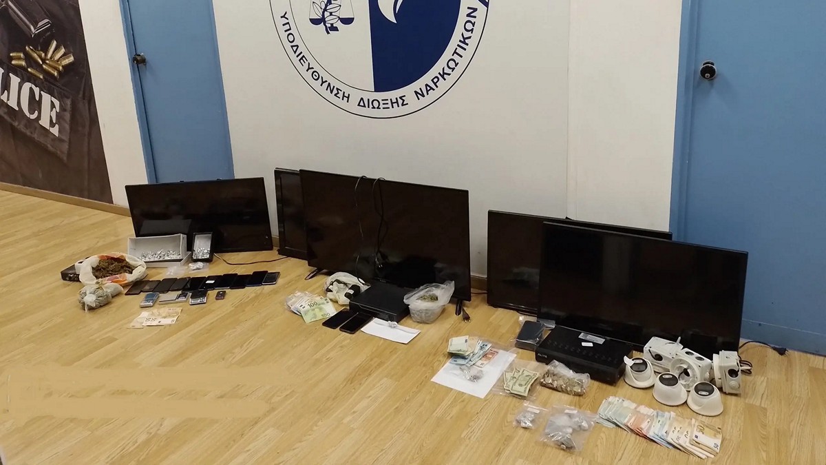 Αγία Βαρβάρα: Βίντεο ντοκουμέντο από αστυνομική επιχείρηση της Δίωξης Ναρκωτικών – Οκτώ συλληφθέντες