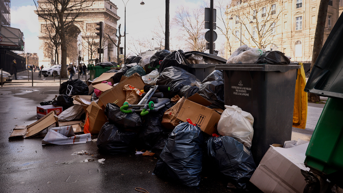 Παρίσι: Απεργία των εργαζομένων στην αποκομιδή των σκουπιδιών – Ετοιμάζονται επιτάξεις
