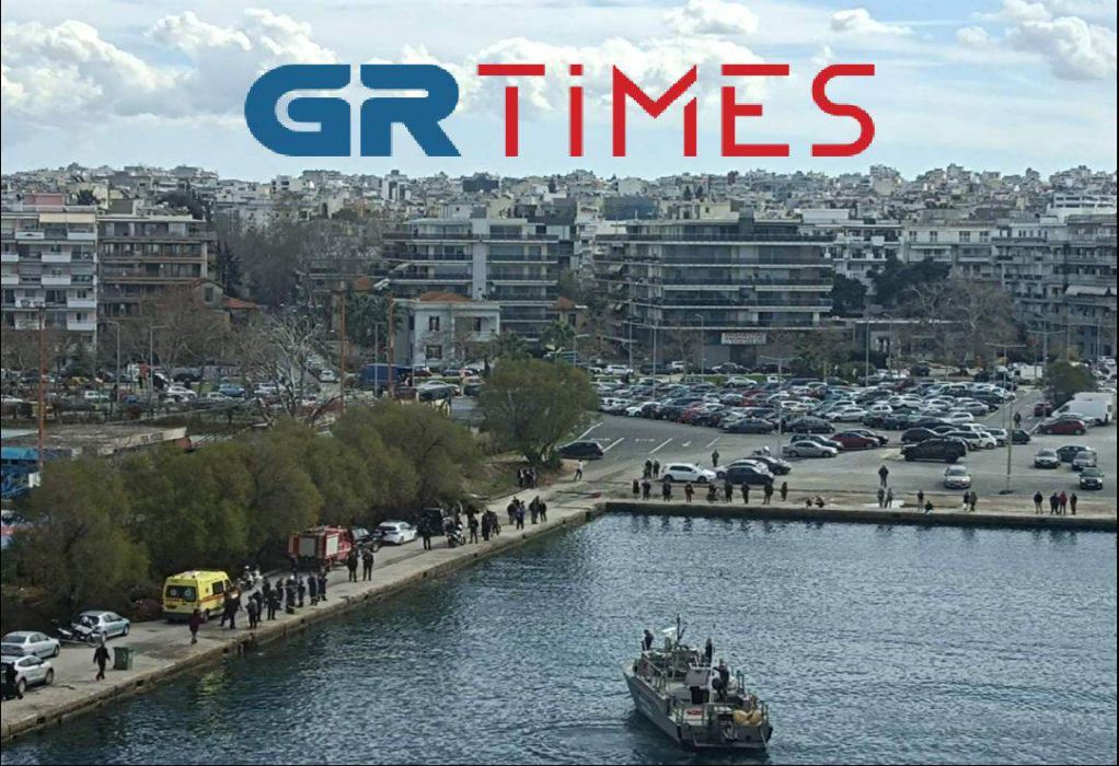 Αυτοκτόνησε αστυνομικός στη Θεσσαλονίκη – Δέθηκε με χειροπέδες και βούτηξε με το αυτοκίνητο στον Θερμαϊκό