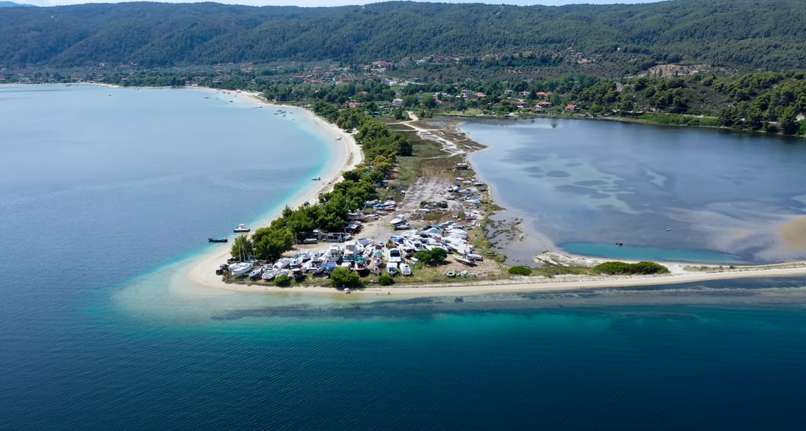 Φτερωτή Χαλκιδικής: Η λιμνοθάλασσα με τα πεντακάθαρα νερά – ΒΙΝΤΕΟ