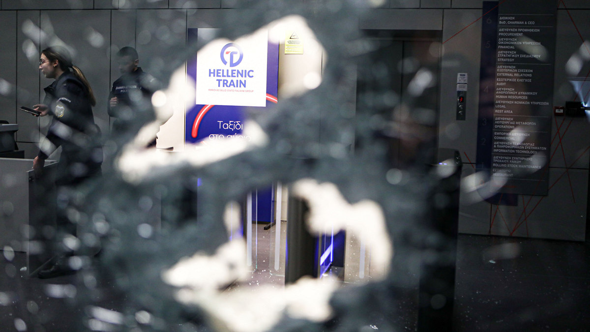 Hellenic Train: Επίθεση με πέτρες στα γραφεία της εταιρείας – Πέντε προσαγωγές