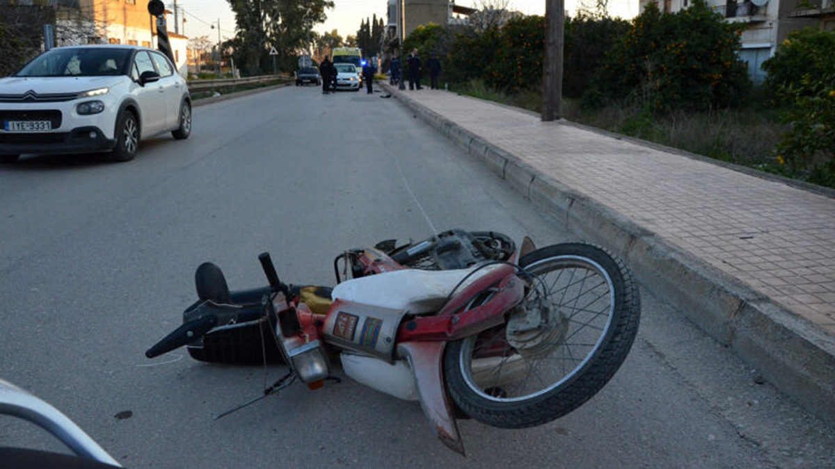 Σέρρες: Τροχαίο με εγκατάλειψη στο κέντρο της πόλης – Τραυματίας ο οδηγός μηχανής