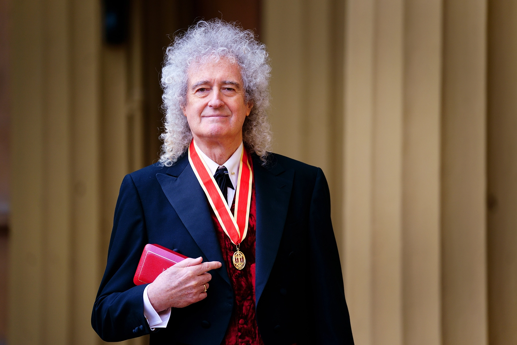 Ιππότης ο κιθαρίστας των Queen, Brian May