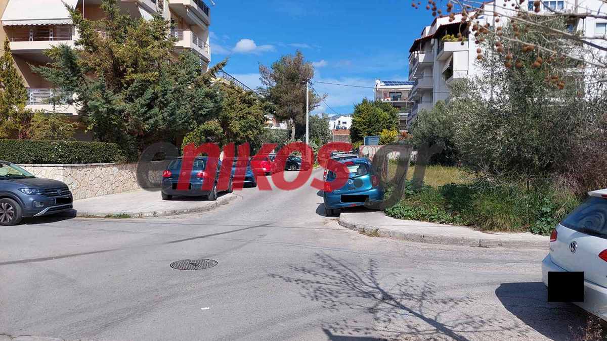 Χαλάνδρι: Τα πεζοδρόμια έχουν καταντήσει… πάρκινγκ αυτοκινήτων – ΦΩΤΟ αναγνώστη