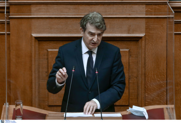 Ο Μιχάλης Χρυσοχοΐδης στην Επιτροπή Θεσμών