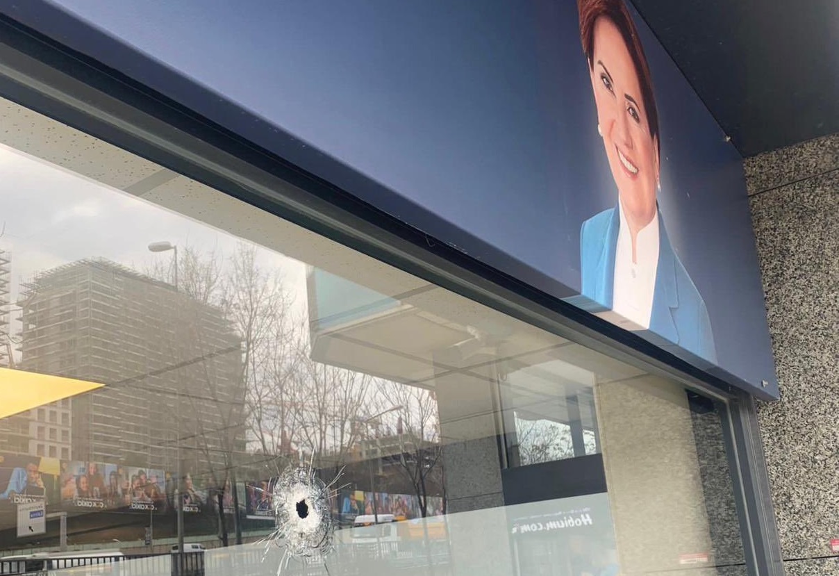 Τουρκία: Ένοπλη επίθεση στα γραφεία του κόμματος της Μεράλ Ακσενέρ