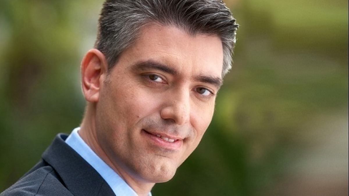 Γαϊτάνης για την επίθεση στον Γιάνη Βαρουφάκη: «Στην Δημοκρατία μας δεν έχουν θέση τέτοιες βίαιες συμπεριφορές»