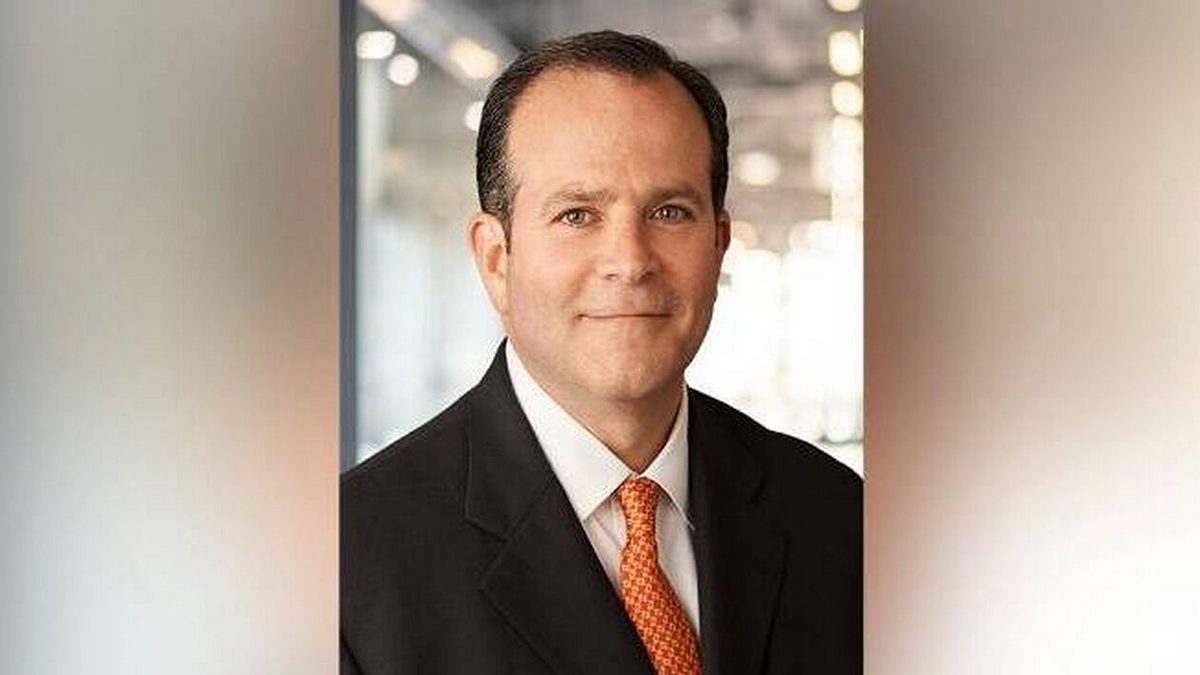 Τζόζεφ Τζέντιλ: Ποιoς είναι ο άνθρωπος που συνδέει τις χρεωκοπίες σε Lehman Brothers και SVB