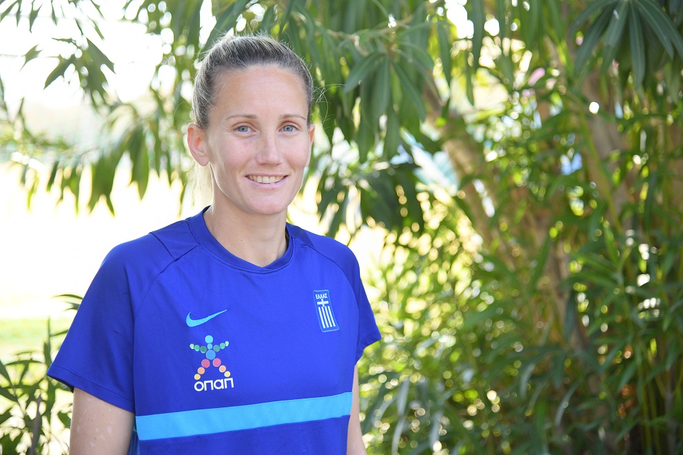 Ελένη Κακαμπούκη