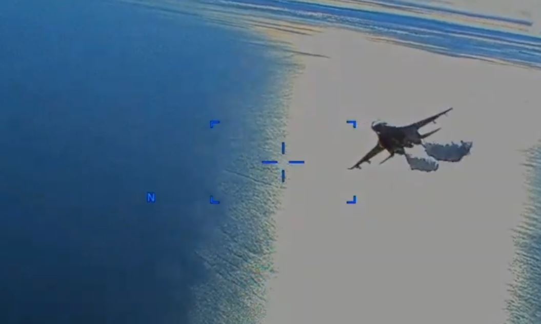 Θρίλερ στην Μαύρη Θάλασσα: ΒΙΝΤΕΟ ντοκουμέντο από την εμπλοκή του ρωσικού μαχητικού με το αμερικανικό drone