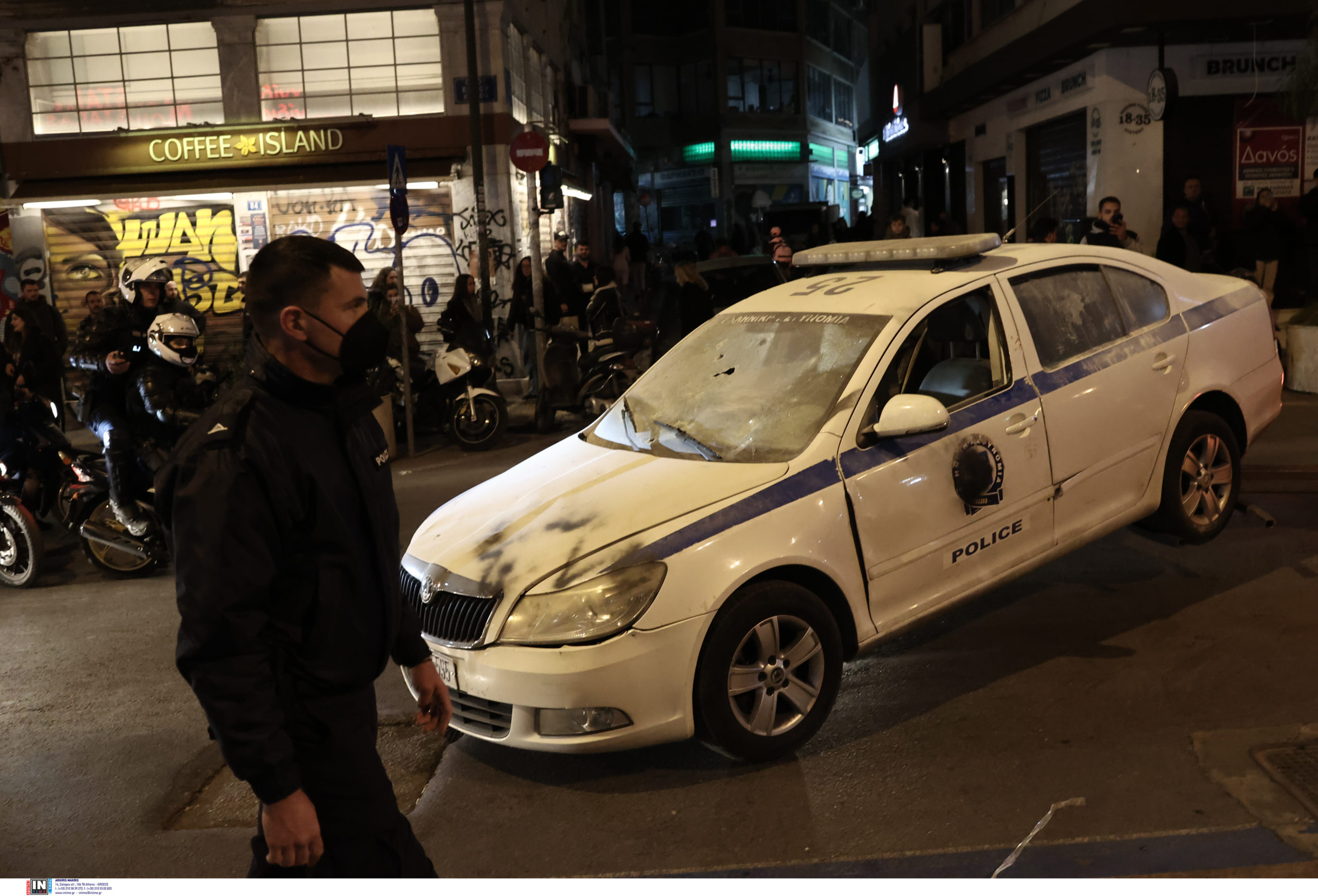 Μοναστηράκι καμένο περιπολικό