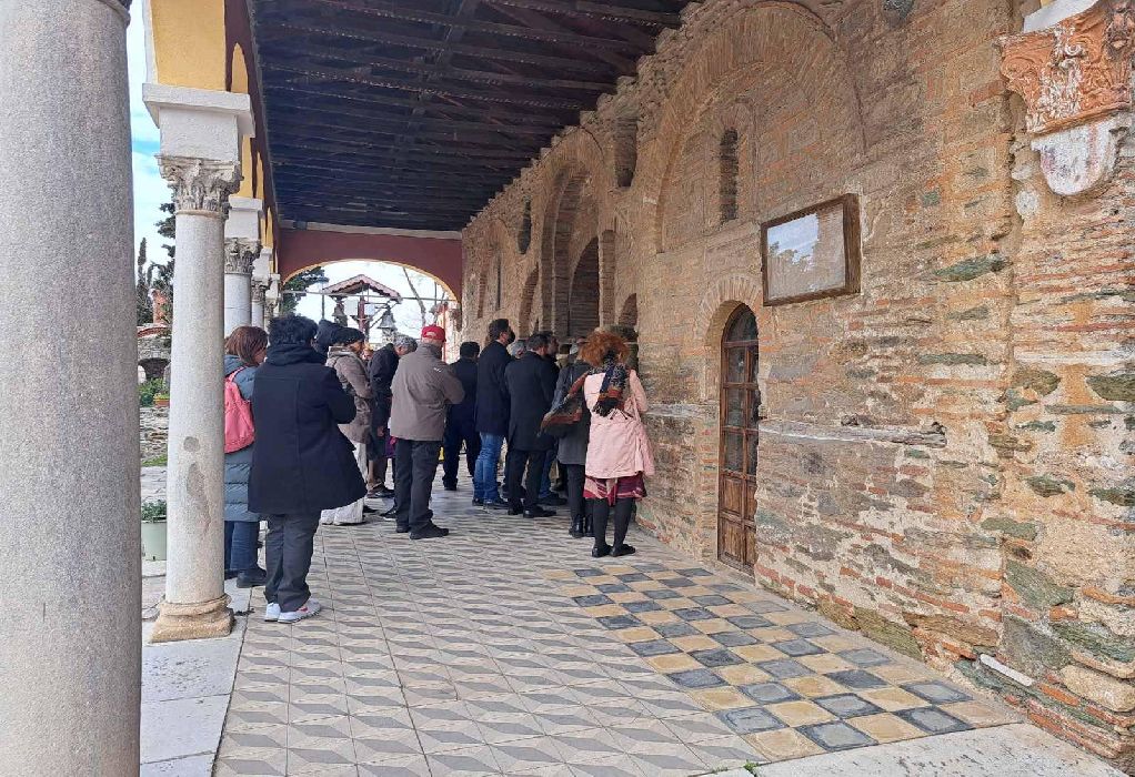 Επιμνημόσυνη δέηση για τους φοιτητές του ΑΠΘ που σκοτώθηκαν στα Τέμπη