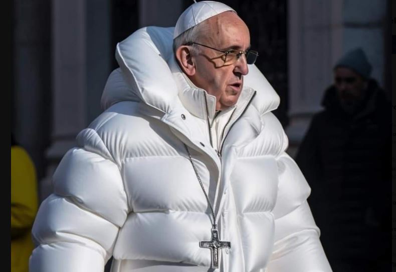 Viral ο Πάπας Φραγκίσκος – Το λευκό μπουφάν που ξεγέλασε το ίντερνετ