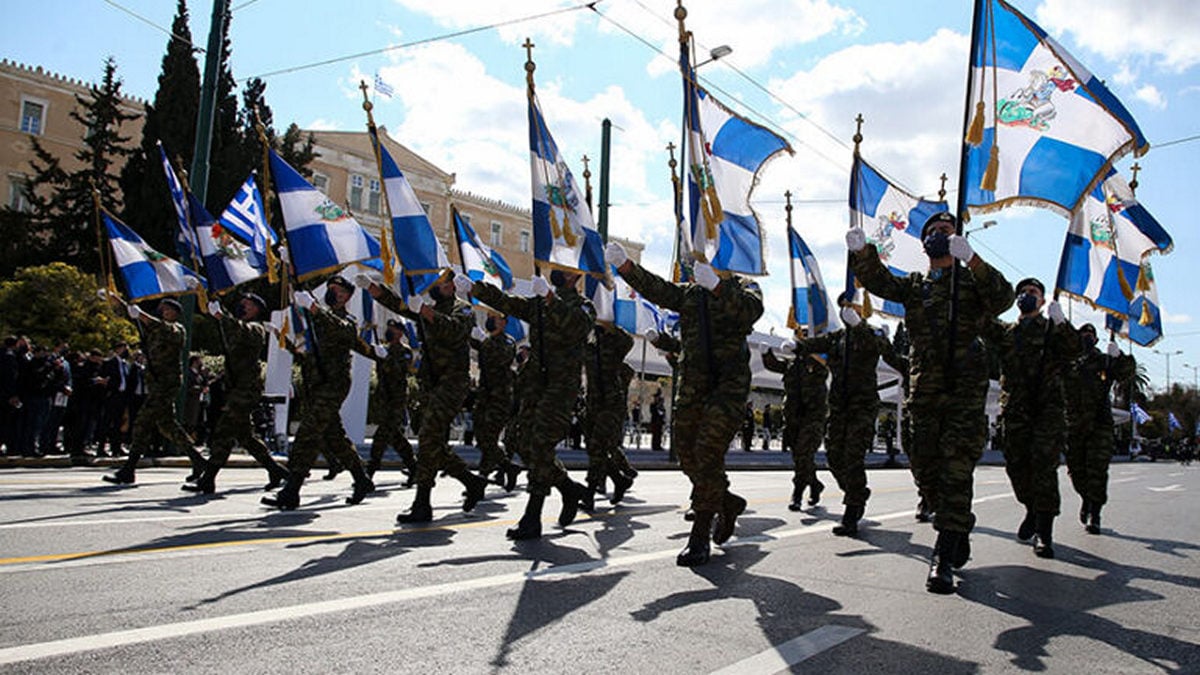 25η Μαρτίου: Με «κουνάβια» και «οχιές» αλλά χωρίς ιππικό η Στρατιωτική Παρέλαση – Το παρασκήνιο της απόφασης και οι εκπλήξεις