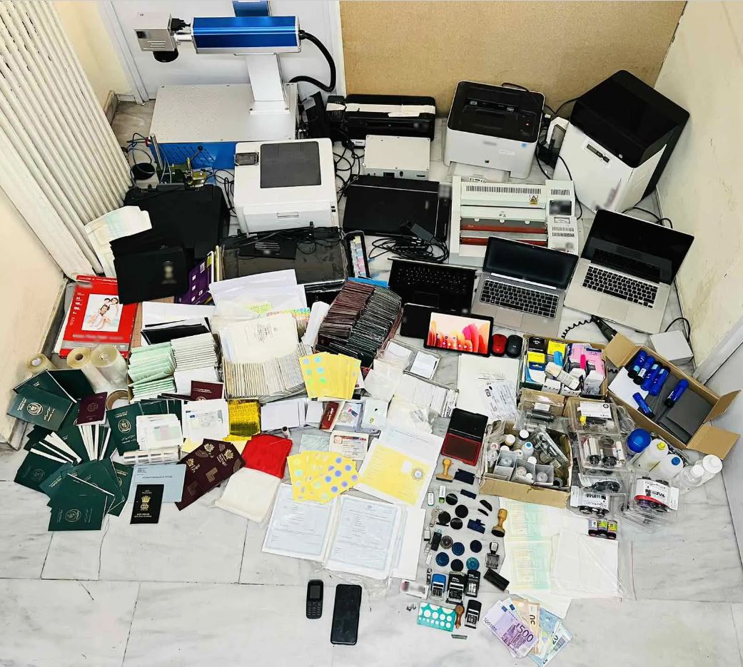 πλατείας Βικτωρίας πλαστογραφία