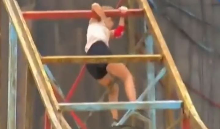 Survivor: Η στιγμή που παίκτρια του τουρκικού ριάλιτι τραυματίζεται στο πρόσωπο – ΒΙΝΤΕΟ-σοκ