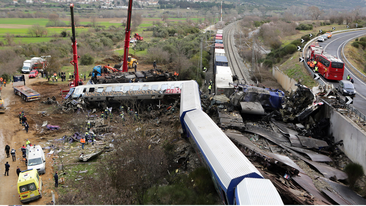 Τέμπη: Τα τηλεγραφήματα του σταθμάρχη που οδήγησαν στην τραγωδία – Είχε ενημερώσει η ΡΑΣ πριν από την τραγωδία