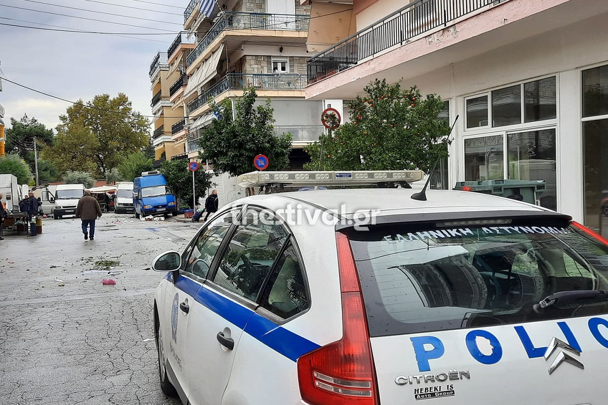 Συναγερμός στη Θεσσαλονίκη: Γυναίκα απειλεί να πέσει από ταράτσα πολυκατοικίας