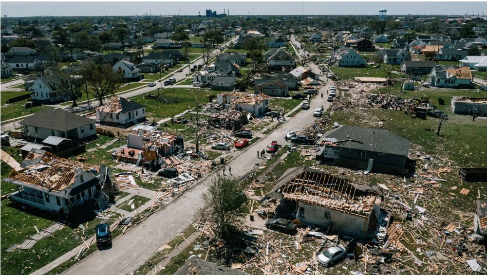 ΗΠΑ: Φονικό πέρασμα τυφώνα στο Μισισίπι – Τουλάχιστον 23 νεκροί, δεκάδες τραυματίες
