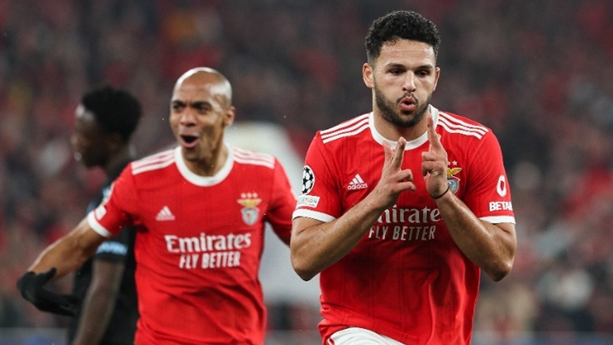 Champions League: «Πεντάστερη» Μπενφίκα προκρίθηκε στους «8»