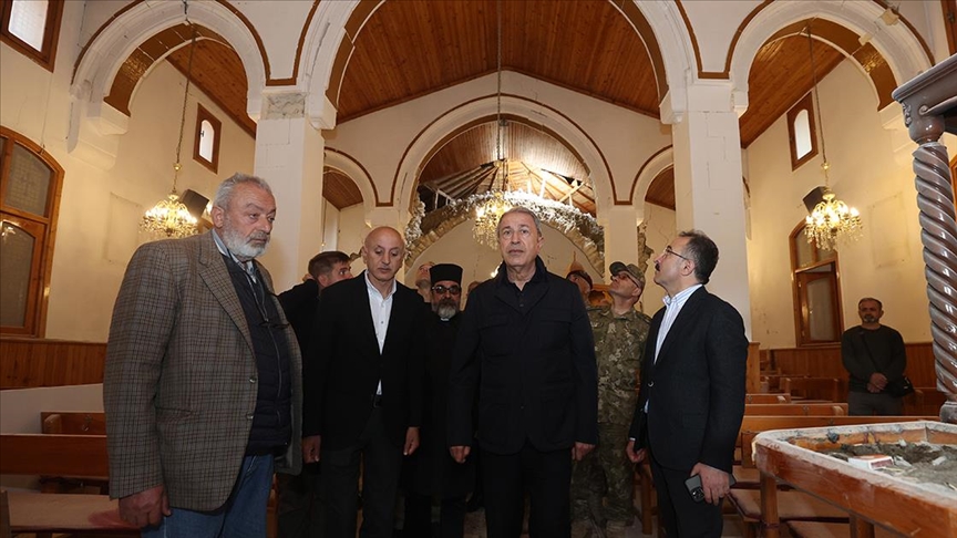 Ακάρ: Επισκέφτηκε σεισμόπληκτη ελληνορθόδοξη εκκλησία στό Χατάι και μίλησε για ανοικοδόμηση σπιτιών και νοσοκομείων