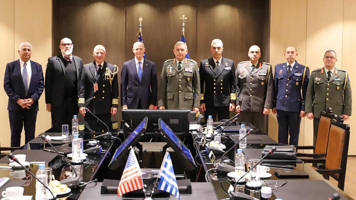 O Γερουσιαστής Ρικ Σκοτ στο ΓΕΕΘΑ