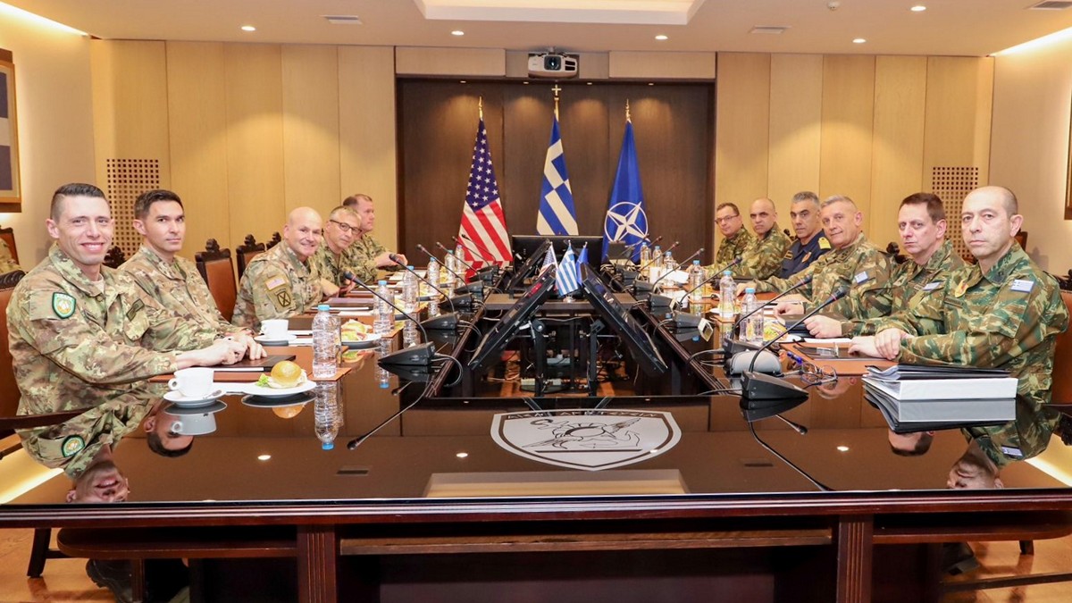 Συνάντηση Φλώρου – Καβόλι στην Αθήνα με θερμούς εναγκαλισμούς – ΒΙΝΤΕΟ