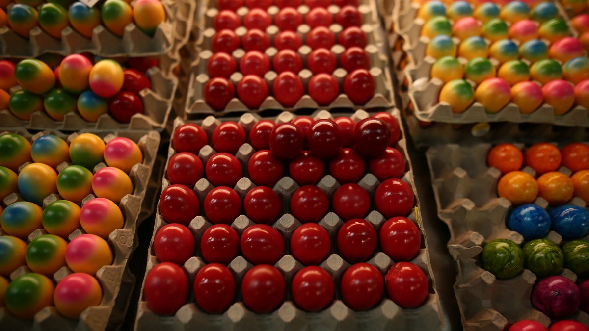 Γιατί βάφουμε αυγά την Μεγάλη Πέμπτη – Ποια είναι η προέλευση του εθίμου