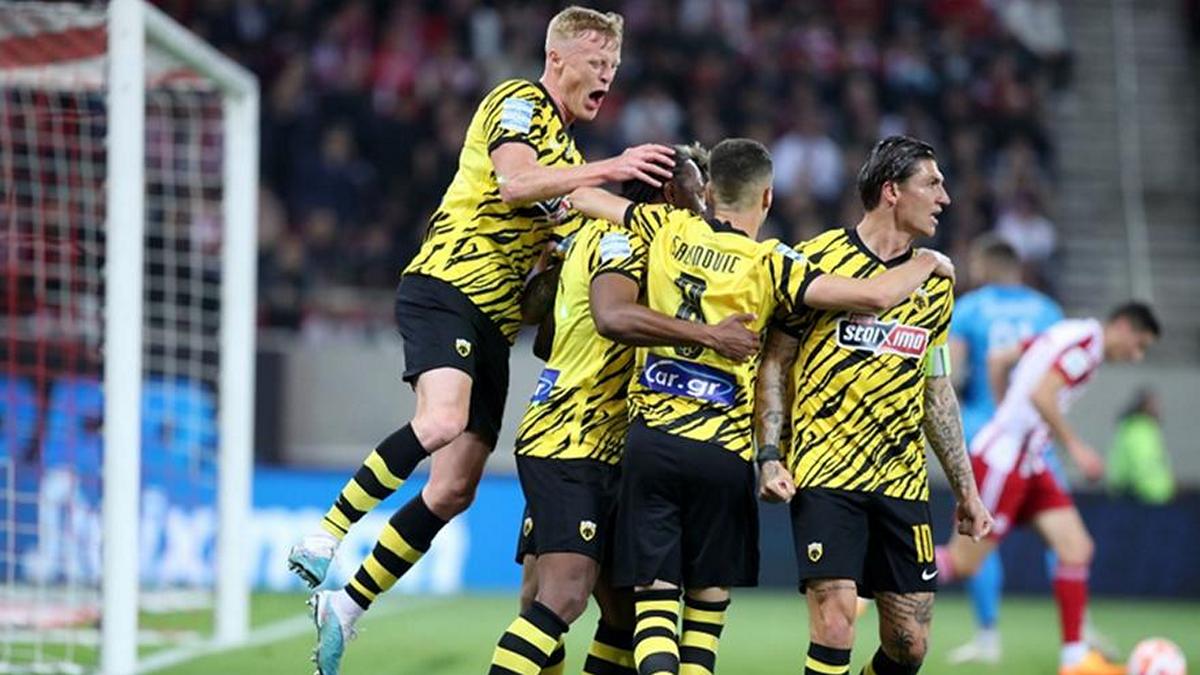 Super League: Ολυμπιακός – ΑΕΚ 1-3 – Απέδρασε από το «Καραϊσκάκης» και τον έβγαλε… νοκ άουτ