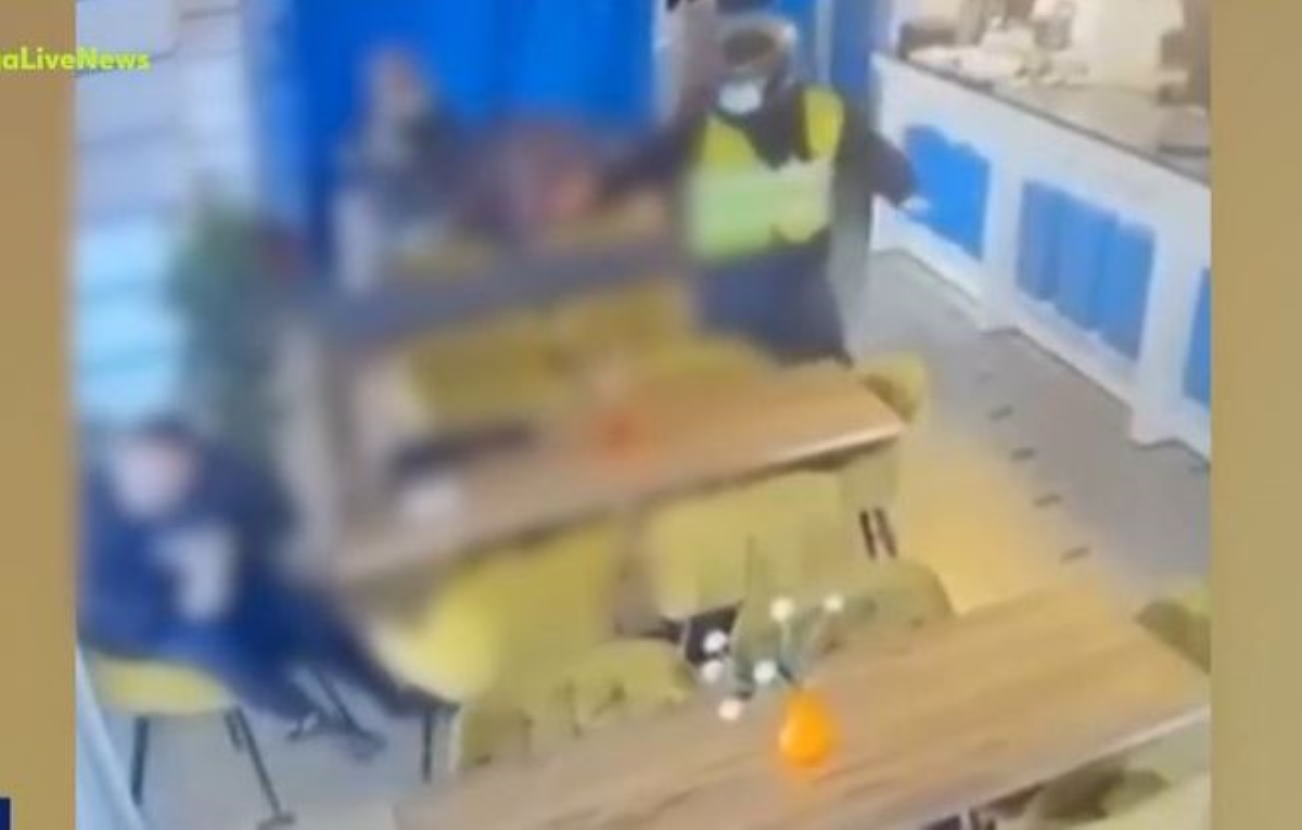 Αλβανία: Εν ψυχρώ εκτέλεση επιχειρηματία από «ντελιβερά» σε καφετέρια – Σκληρό βίντεο