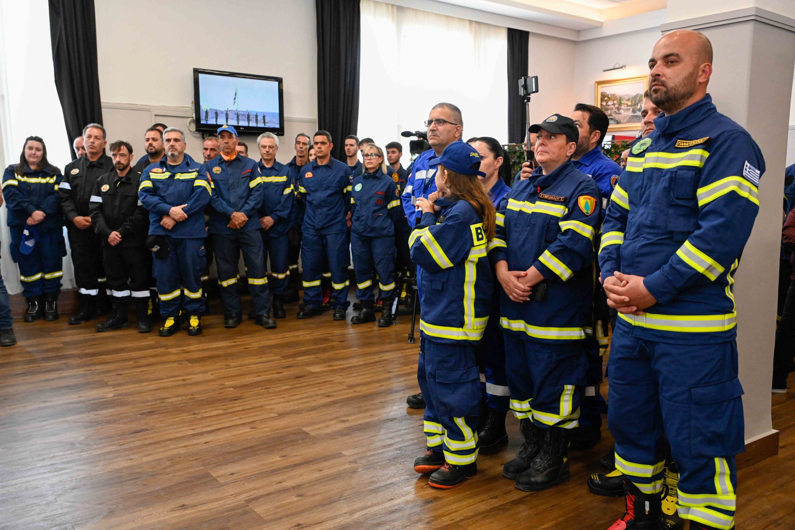 Το υπουργείο Εθνικής Άμυνας δώρισε εξοπλισμό σε Εθελοντές Πυροσβέστες
