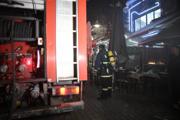 Έκρηξη σε κατάστημα στην Λάρισα