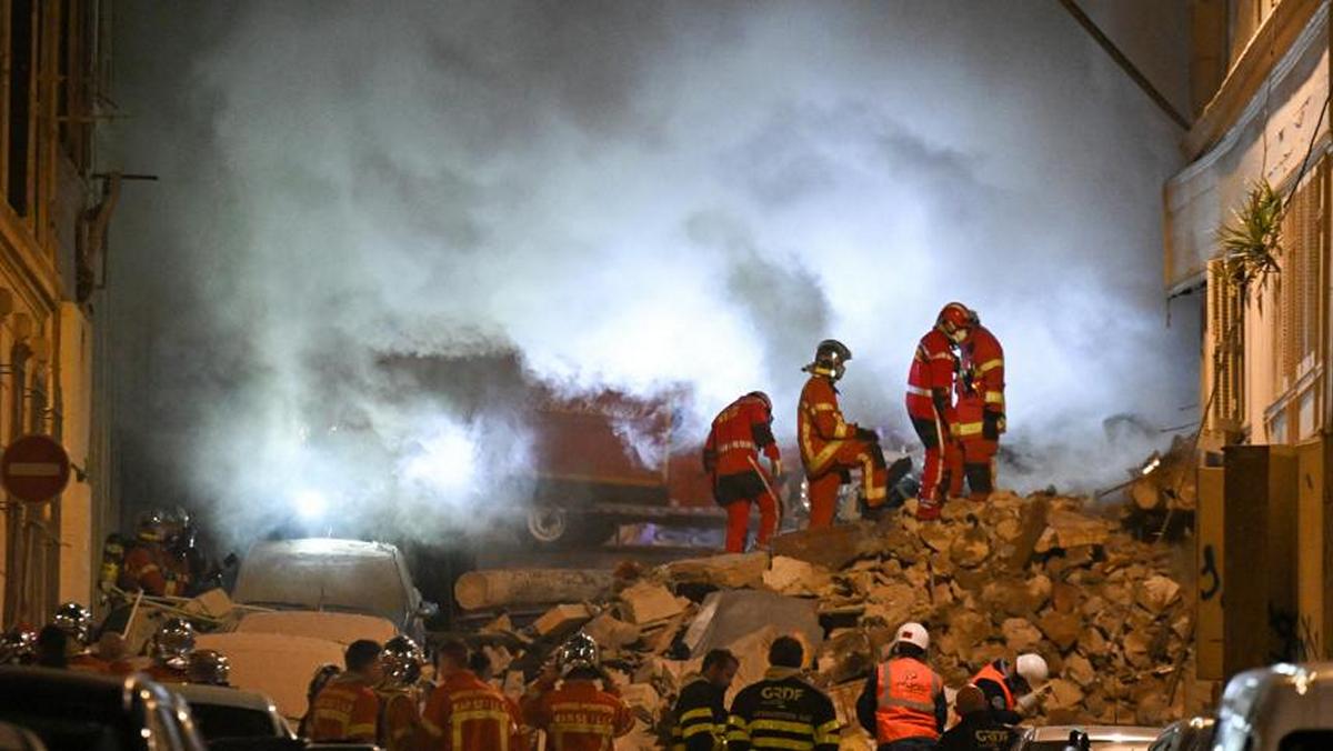 Μασσαλία: Φόβοι ότι οκτώ άνθρωποι βρίσκονται κάτω από τα ερείπια μετά την κατάρρευση δύο κτιρίων