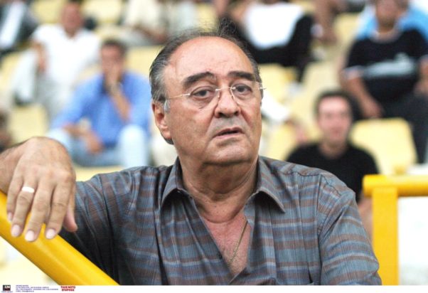 Νίκος Τσαρούχας