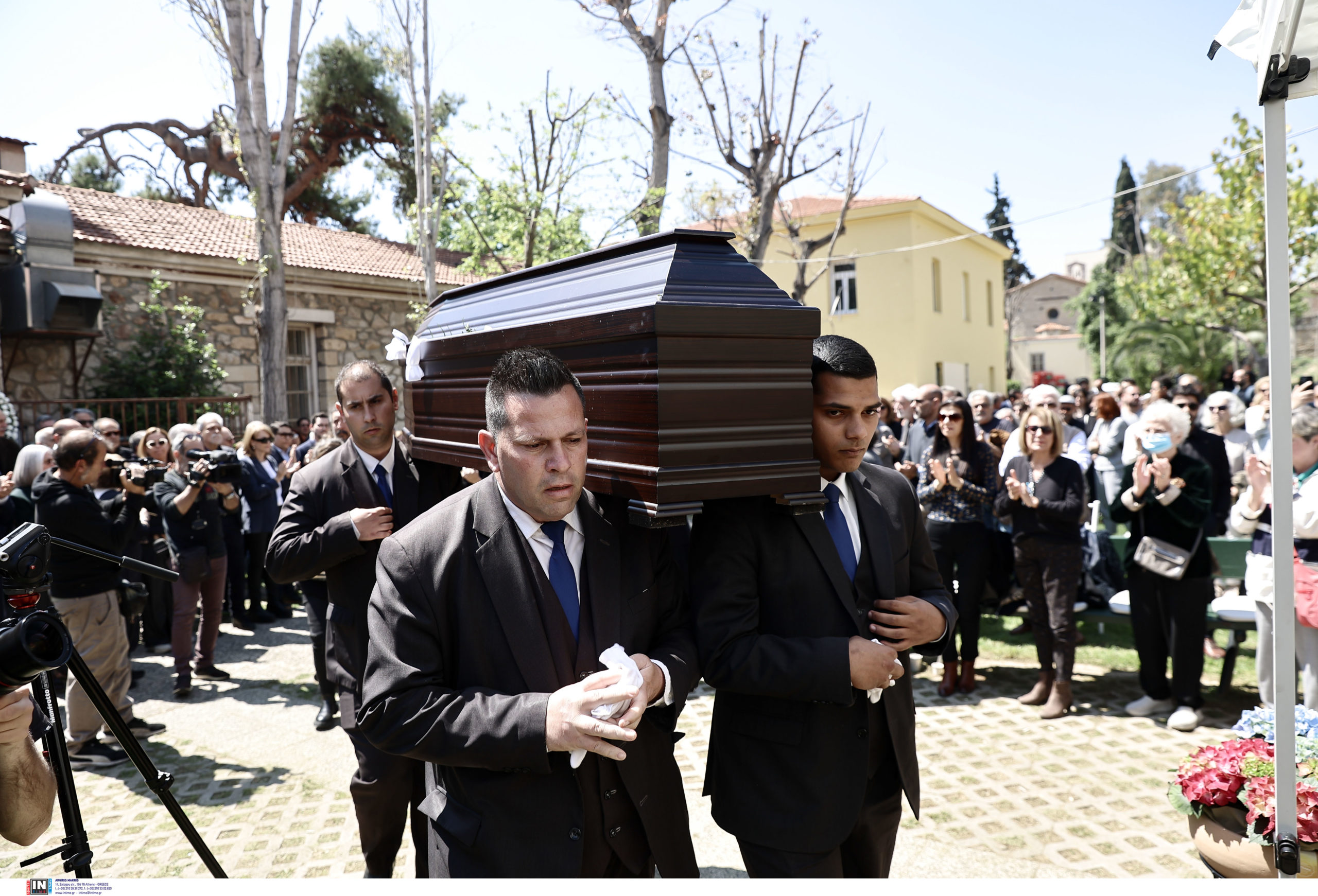 Κηδεία Μυρσίνης Ζορμπά