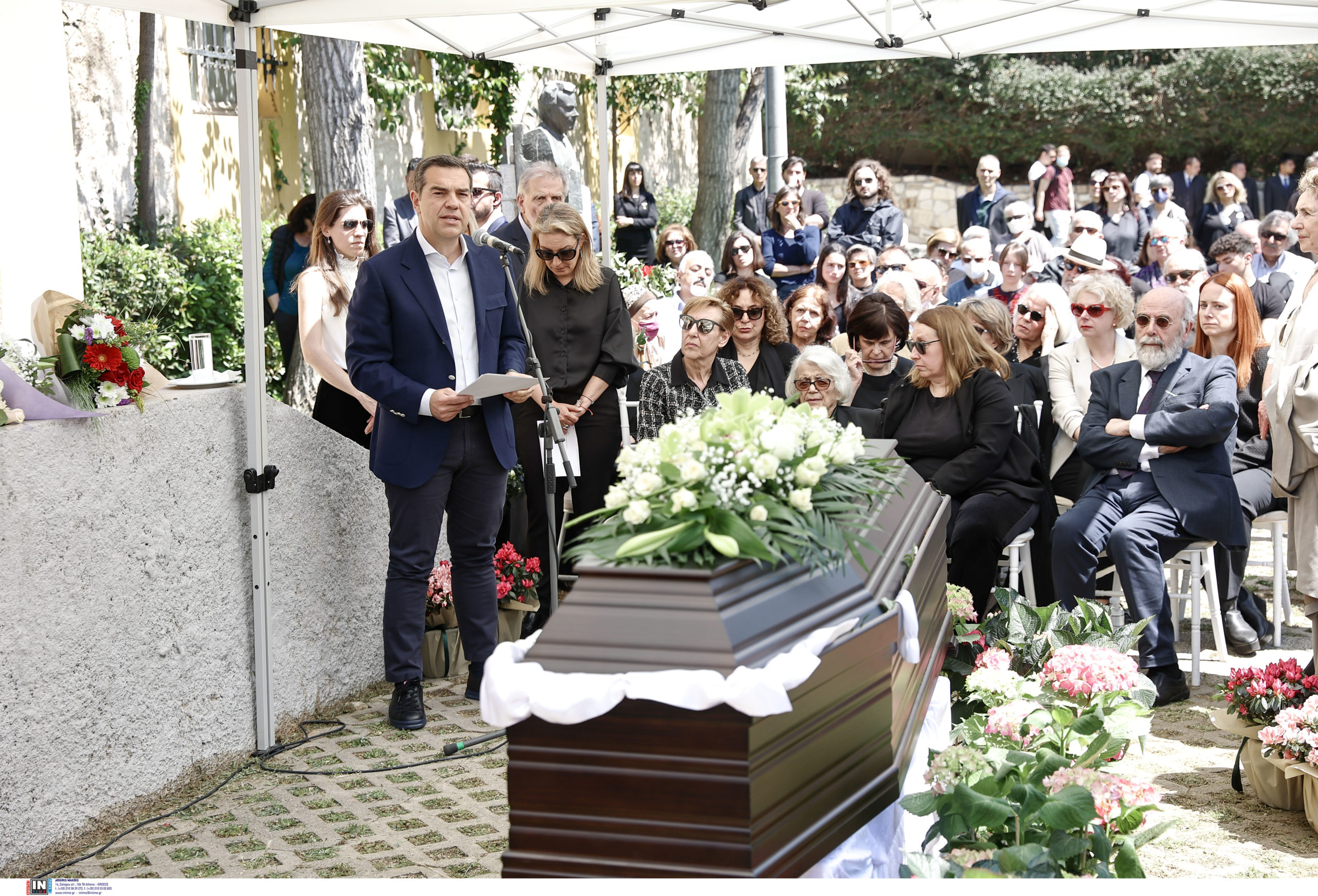 Κηδεία Μυρσίνης Ζορμπά