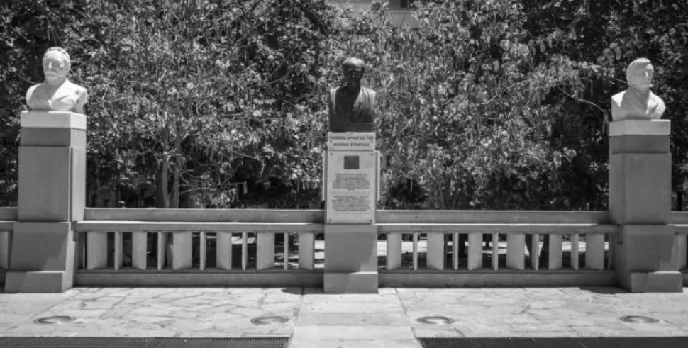 Προτομές Φιλικών στην Πλατεία Φιλικής Εταιρείας