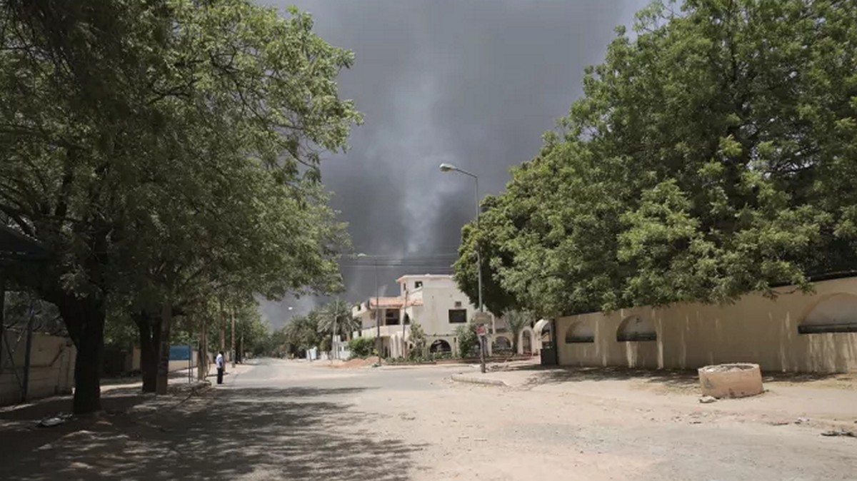 Σουδάν: Η Ιαπωνία απομακρύνει εσπευσμένα δεκάδες υπηκόους της και κλείνει την πρεσβεία της