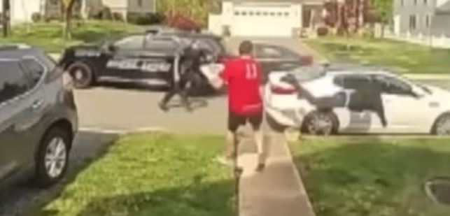 Ο ντελιβεράς που έγινε viral – Έβαλε τρικλοποδιά σε κλέφτη για να βοηθήσει στη σύλληψή του