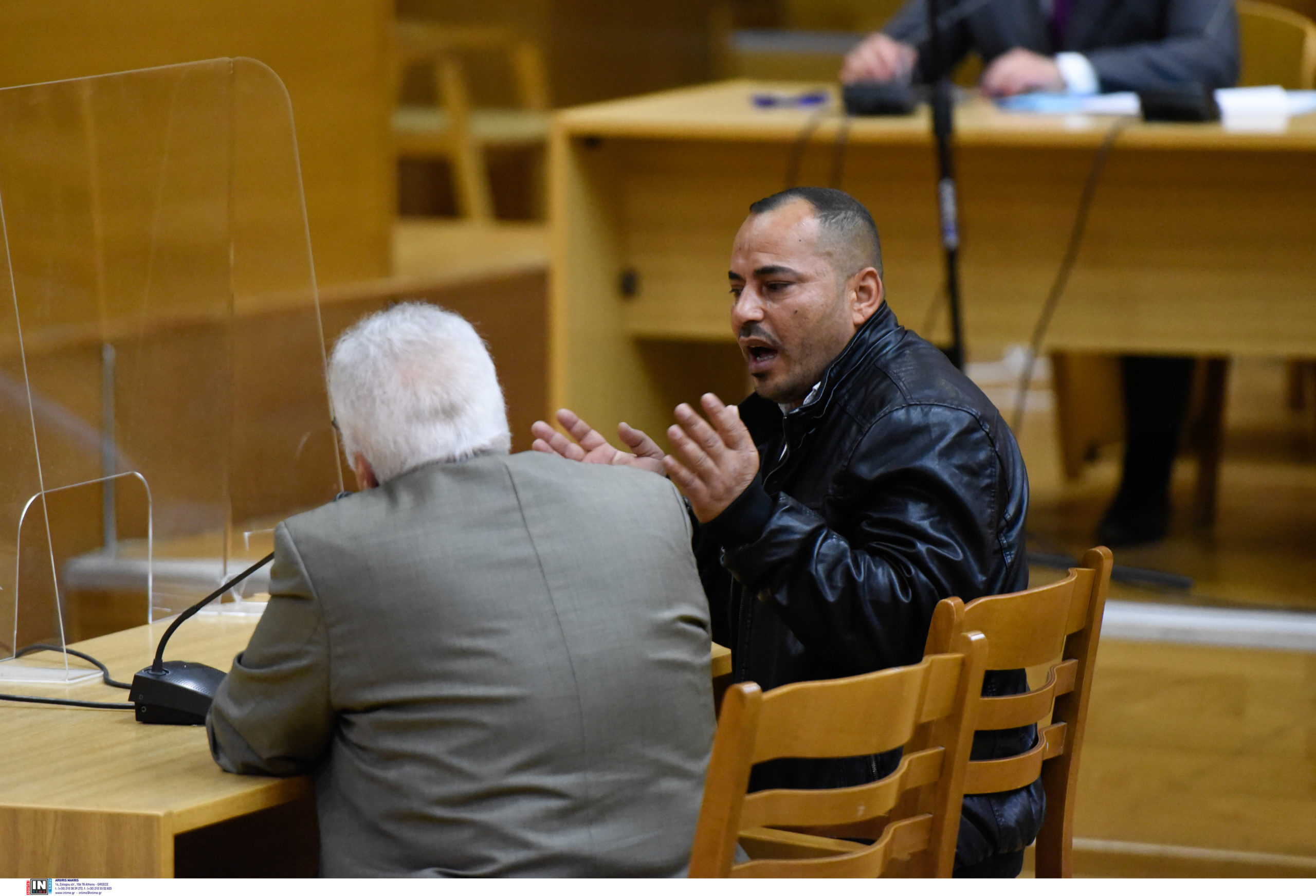 Δίκη Χρυσής Αυγής: «Με άφησαν γιατί νόμιζαν πως πέθανα» – Συγκλόνισε Αιγύπτιος αλιεργάτης για την δολοφονική επίθεση