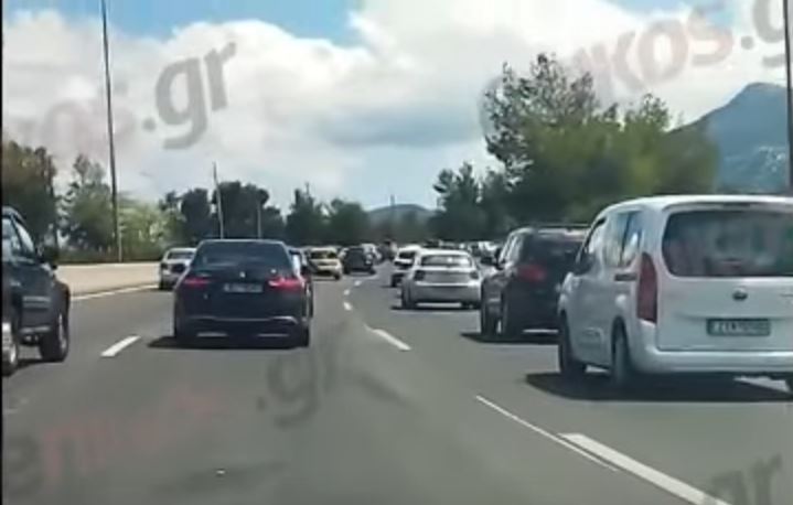 Πάσχα – Σε εξέλιξη η μεγάλη επιστροφή: «Πυκνώνει» η κίνηση στην Αθηνών – Λαμίας – Βίντεο αναγνώστη από το ύψος της Μαλακάσας